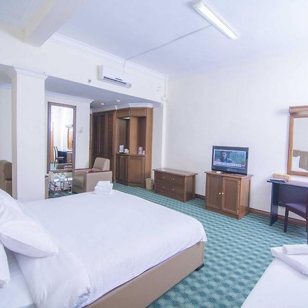 Asia Plaza Hotel Γιανγκόν Εξωτερικό φωτογραφία