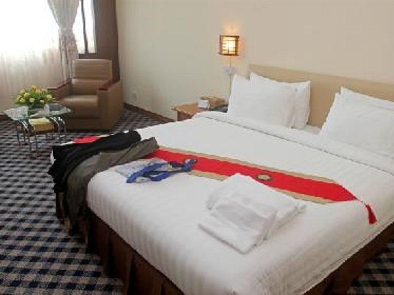 Asia Plaza Hotel Γιανγκόν Εξωτερικό φωτογραφία