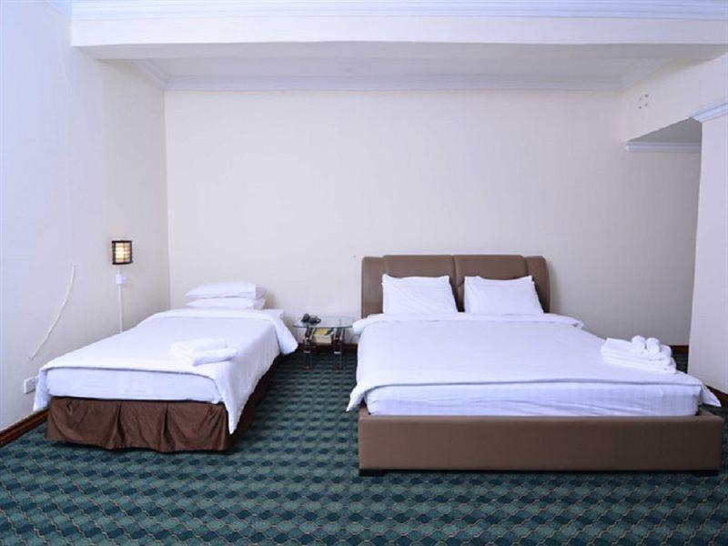 Asia Plaza Hotel Γιανγκόν Εξωτερικό φωτογραφία