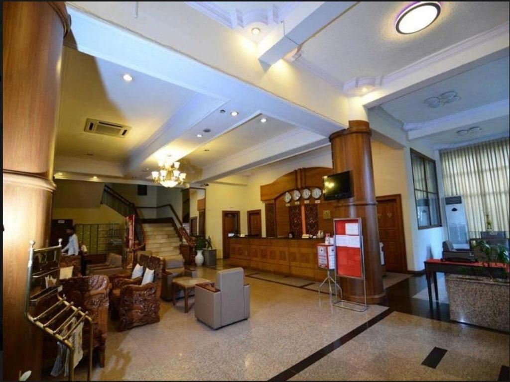 Asia Plaza Hotel Γιανγκόν Εξωτερικό φωτογραφία