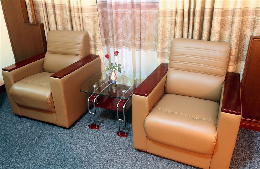 Asia Plaza Hotel Γιανγκόν Εξωτερικό φωτογραφία