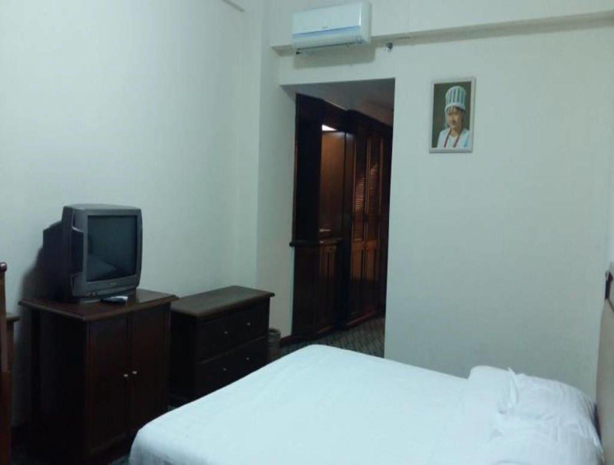 Asia Plaza Hotel Γιανγκόν Εξωτερικό φωτογραφία
