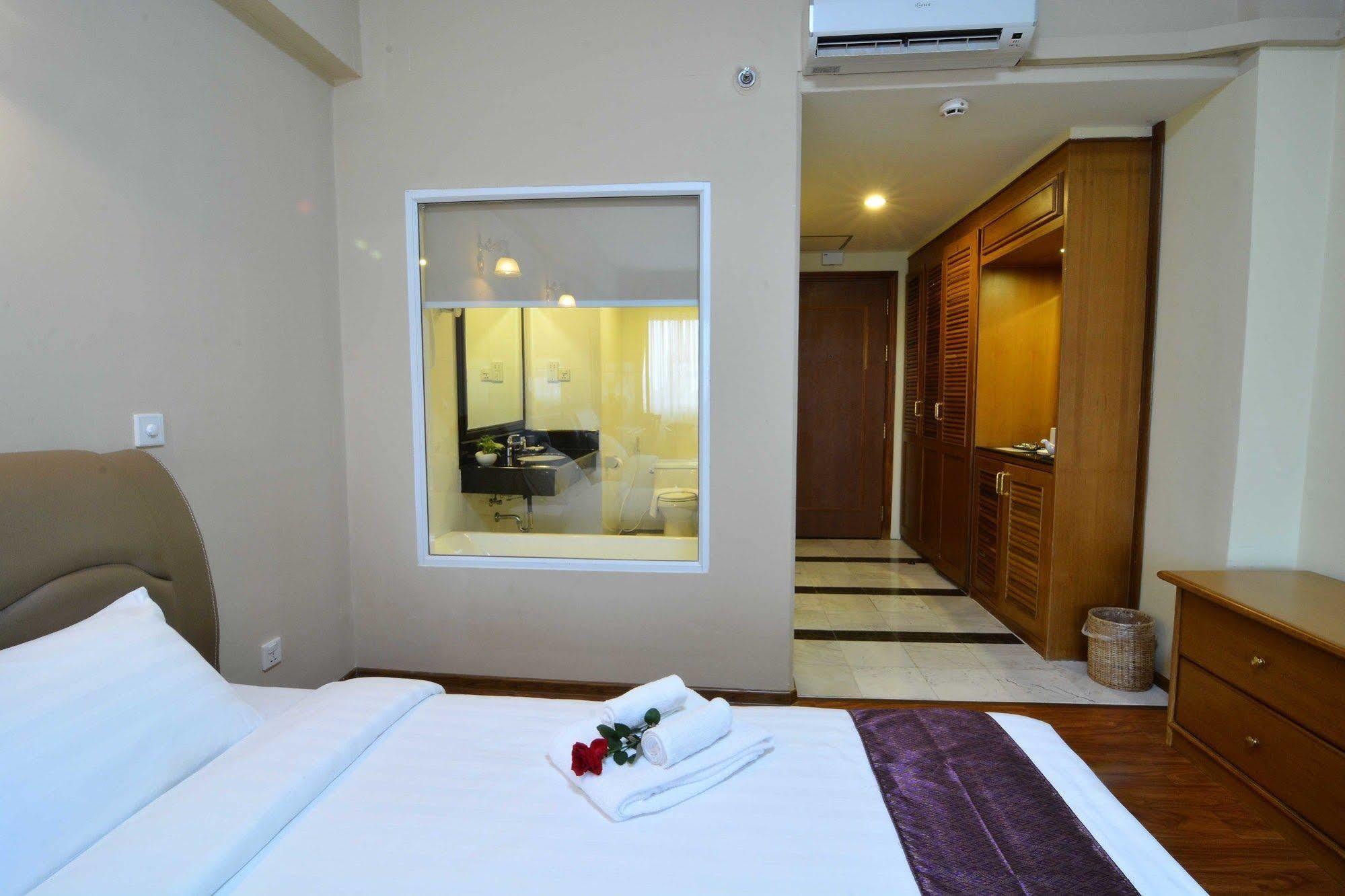 Asia Plaza Hotel Γιανγκόν Εξωτερικό φωτογραφία