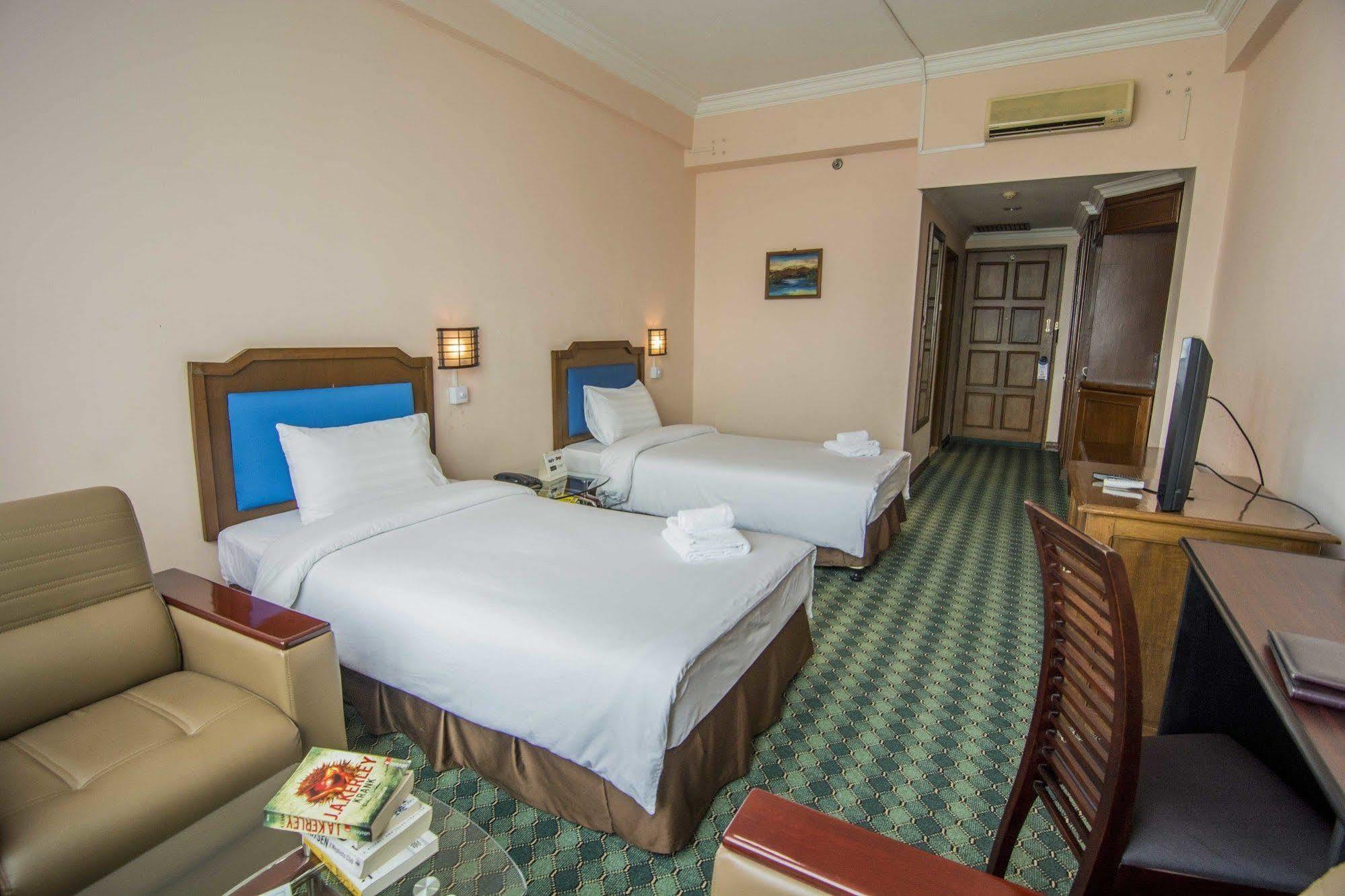 Asia Plaza Hotel Γιανγκόν Εξωτερικό φωτογραφία