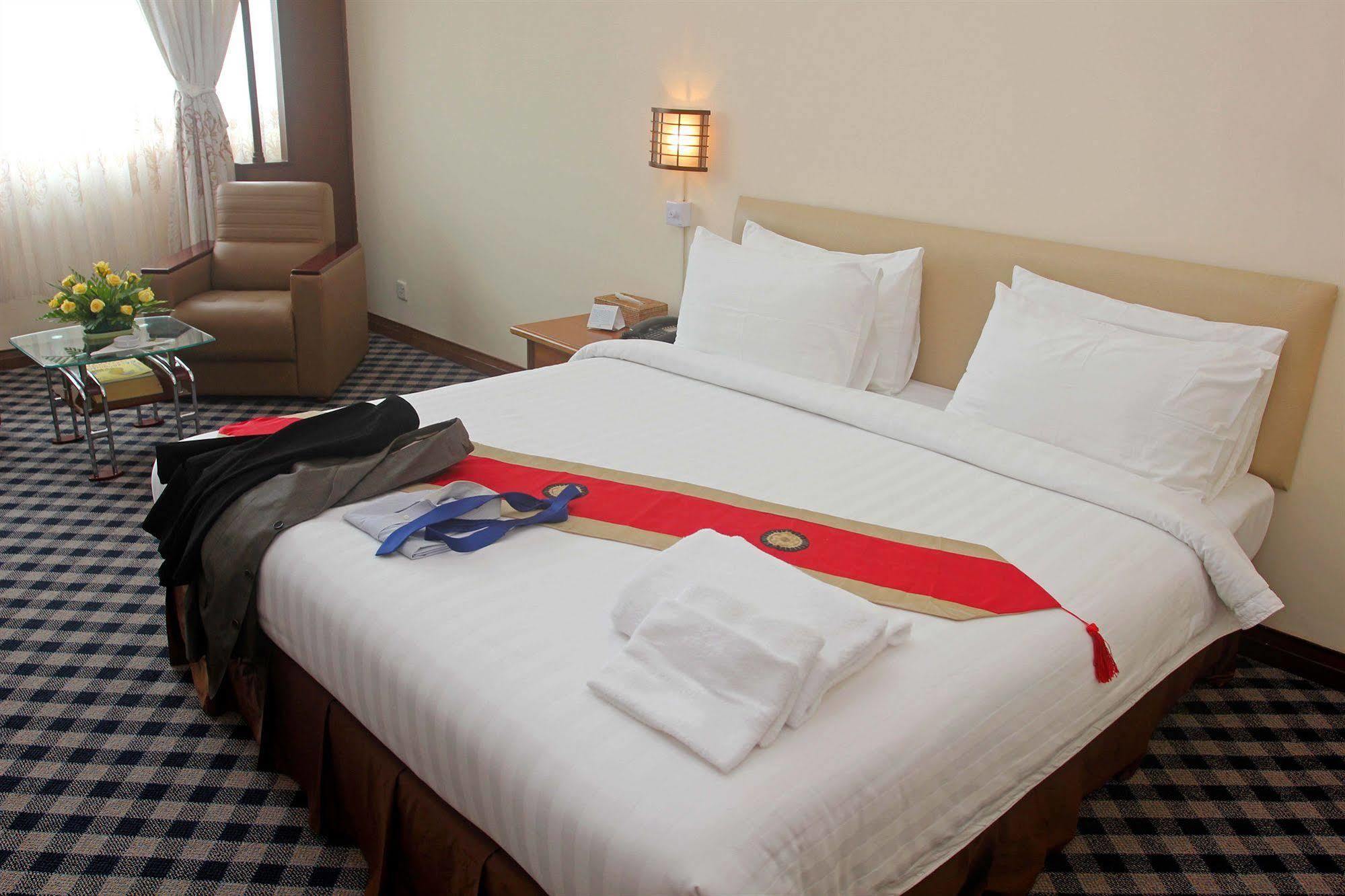 Asia Plaza Hotel Γιανγκόν Εξωτερικό φωτογραφία