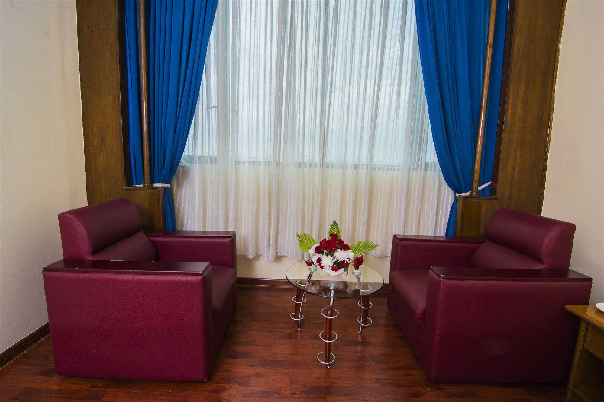 Asia Plaza Hotel Γιανγκόν Εξωτερικό φωτογραφία